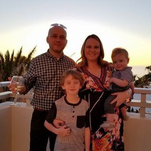 Meet your Posher, Azia